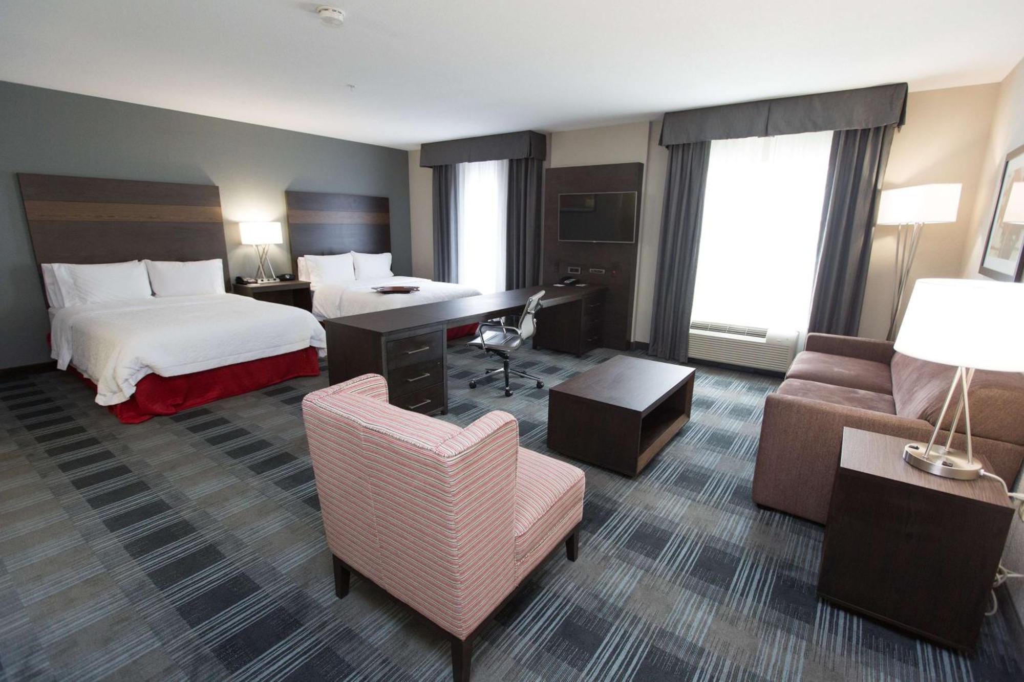 Hampton Inn & Suites Oklahoma City Airport Exterior photo